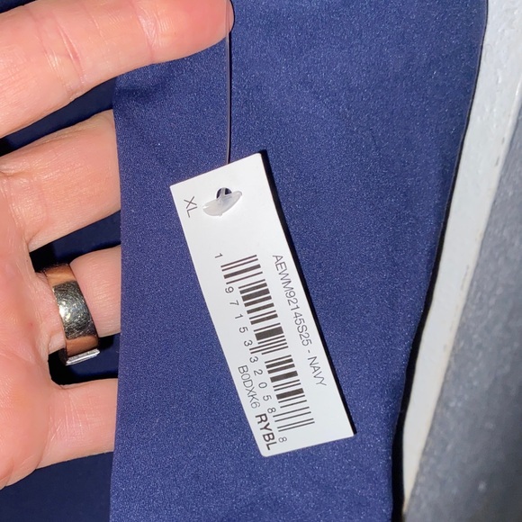 Amazon Essentials Navy Blue Cropped Tank/Sports Bra with shelf bra & pads NWT❗️ - Picture 3 of 8